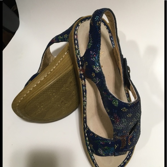 Alegria KEN-158 Kendra Leather T-Strap Sandals - Picture 10 of 16